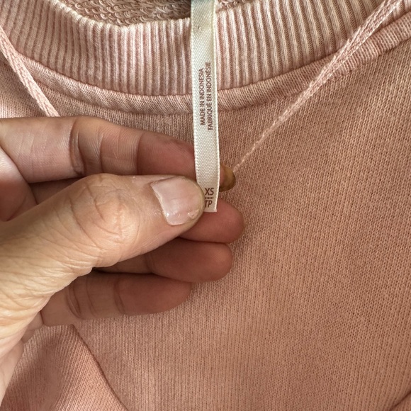 Free people beautiful and clean sweater top! - Picture 4 of 6